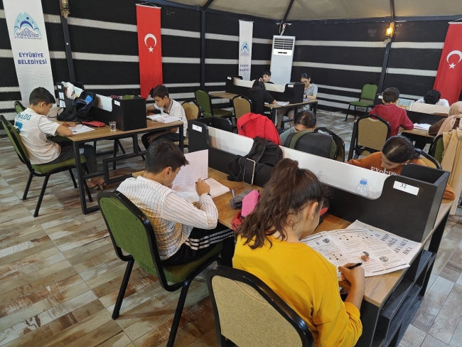 EYYÜBİYELİ GENÇLER GELECEĞE UMUTLA BAKIYOR