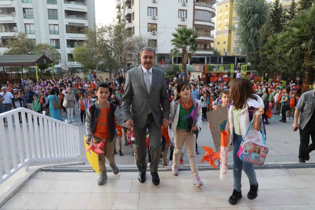 VALİ ŞILDAK: "EĞİTİMİN HER YÖNÜYLE GELİŞMESİ İÇİN ÇALIŞIYORUZ"