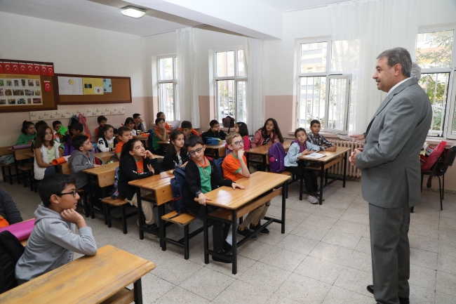 VALİ ŞILDAK: "EĞİTİMİN HER YÖNÜYLE GELİŞMESİ İÇİN ÇALIŞIYORUZ"