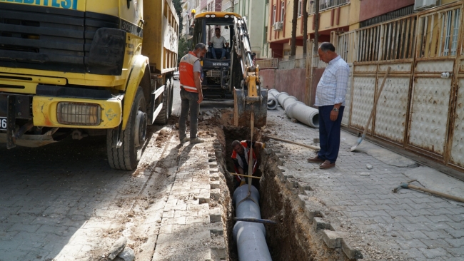 HALİLİYE’DE ÜSTYAPI ÇALIŞMALARI İLE YOLLAR İYİLEŞTİRİLİYOR