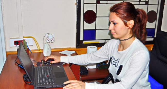 Mesaide tabletle oynayıp film izlemek kovulma sebebi
