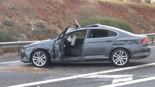 AYNI BÖLGEDE 3 ARACIN KARIŞTIĞI İKİNCİ KAZA: 6 YARALI