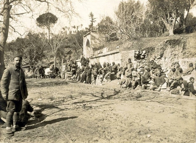 108 yıl önce Çanakkale'de cephede Mehmetçike böyle moral verilmiş