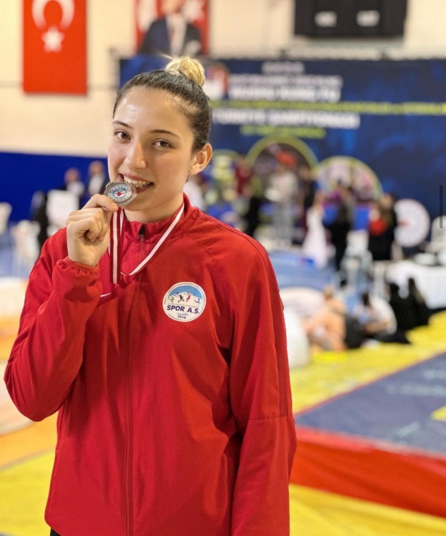 MILLI SPORCUNUN KAHREDEN ÖLÜMÜ