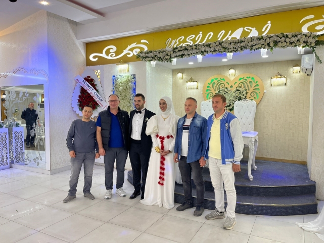 İMDADINA KOŞAN ARAMA KURTARMA EKİBİNİ DÜĞÜNÜNE DAVET ETTİ