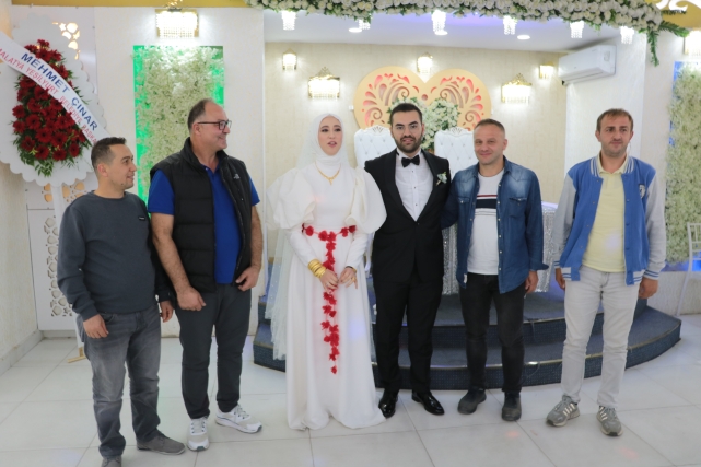 İMDADINA KOŞAN ARAMA KURTARMA EKİBİNİ DÜĞÜNÜNE DAVET ETTİ