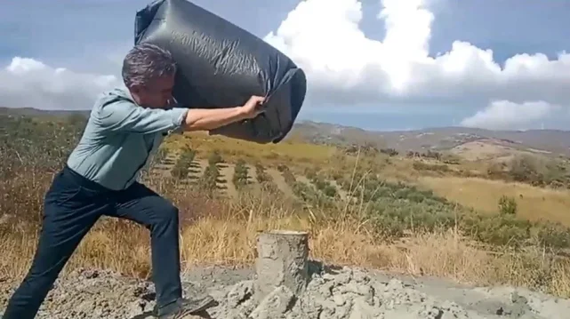 SU ARARKEN GAZ BULDULAR!