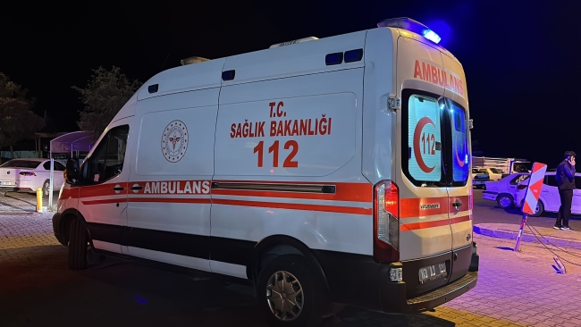 ŞANLIURFA'DA İKİ GRUP ARASINDA BIÇAKLI SOPALI KAVGA: 6 YARALI
