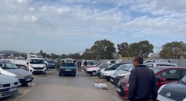 İKİNCİ EL OTODA FİYATLAR DÜŞTÜ, OTO PAZARI DOLDU TAŞTI