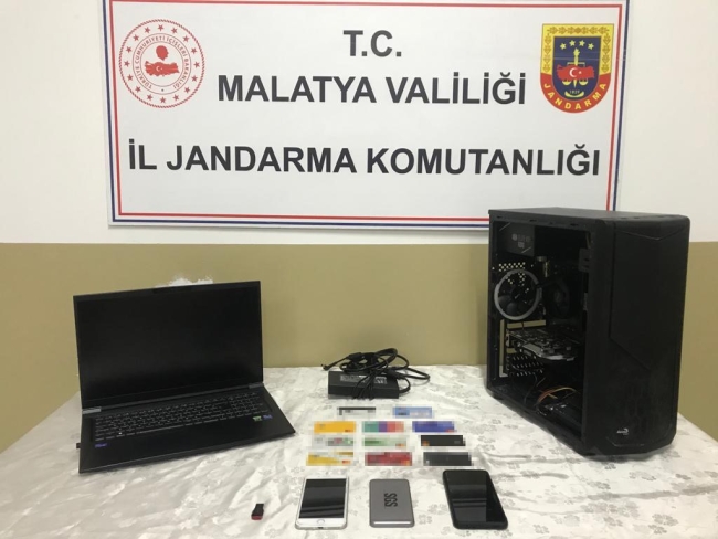 DEPREMZEDELERİ DOLANDIRANLARA JANDARMADAN OPERASYON: 2 GÖZALTI