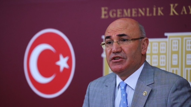 CHP’Lİ TANAL MECLİS’E EVLİ KADINLAR İÇİN KANUN TEKLİFİ SUNDU: