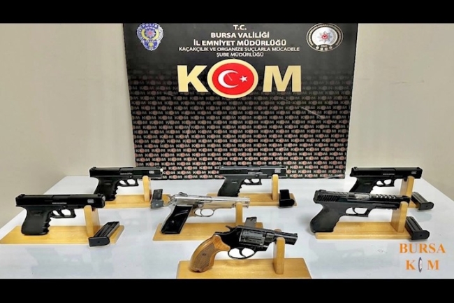 OTO TAMİRCİSİNDEN CEPHANE ÇIKTI