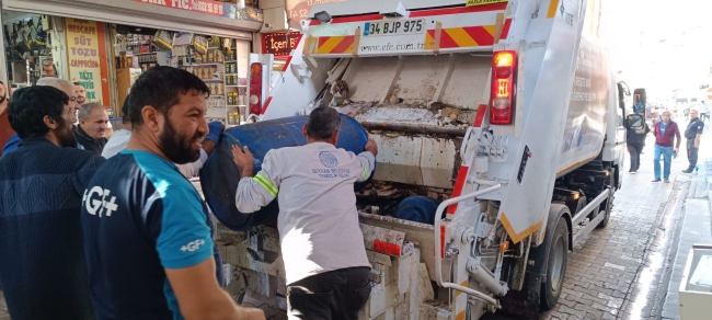 YARI ÇIPLAK DANA AYAĞI TEMİZLİĞİ PAHALIYA PATLADI