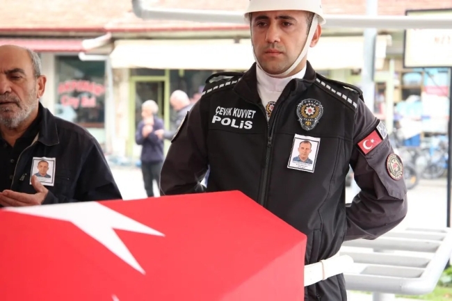 VEFAT EDEN POLİS SON YOLCULUĞUNA UĞURLANDI