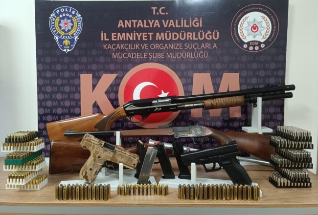 SİLAH TİCARETİ ŞÜPHELİSİ 3 KİŞİ YAKALANDI