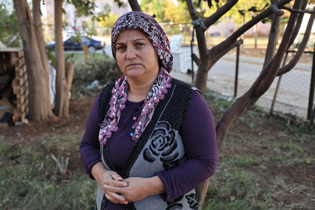 ÖNCE OĞLUNU DÖVDÜLER, SONRA OTOMOBİLİ YAKTILAR