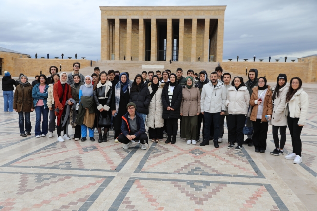 HALİLİYE BELEDİYESİ GENÇLERİ BİLİM VE TEKNOLOJİYLE TANIŞTIRIYOR