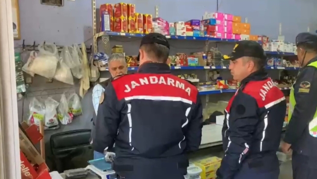 JANDARMA OKUL ÇEVRELERİNDE DENETİMLERİNİ SÜRDÜRÜYOR