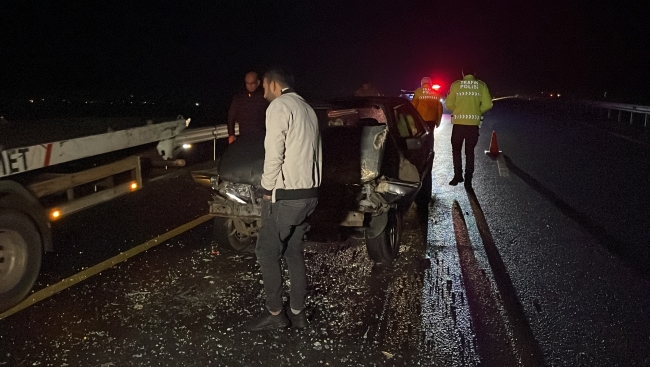 SİVEREK’TE OTOMOBİL İLE TIR ÇARPIŞTI