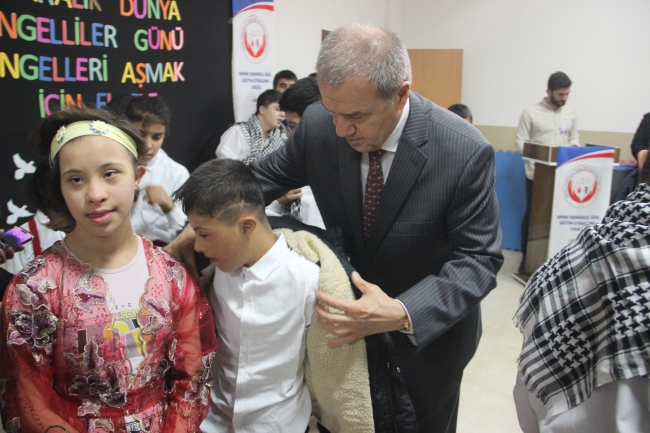 ÖZEL GEREKSİNİMLİ ÇOCUKLAR GÖNÜLLERİNCE EĞLENDİ