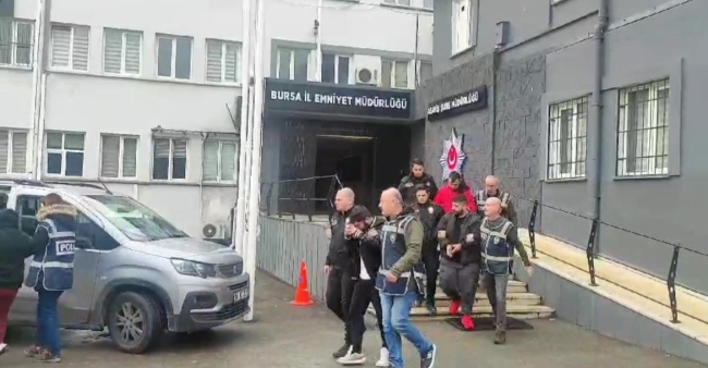 KENDİLERİNİ DEPREMZEDE OLARAK TANITAN KARI-KOCA FUHUŞ ÇETESİ ÇIKTI