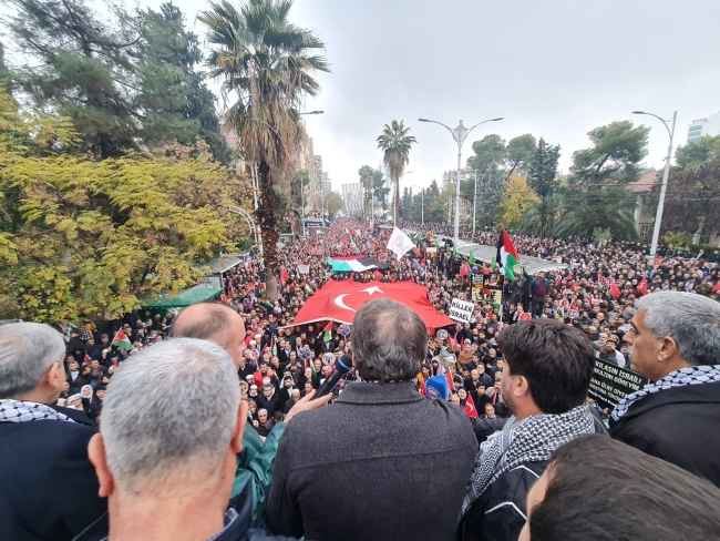 MEMUR-SEN'DEN ŞANLIURFA'DA "FİLİSTİN'E ÖZGÜRLÜK YÜRÜYÜŞÜ"