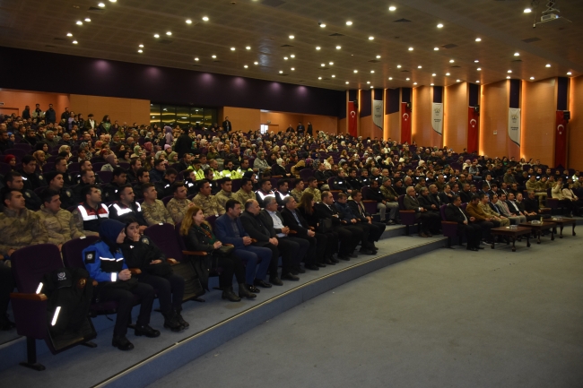 SİVEREK’TE ‘"İNSAN OLMAK MUTLULUĞU SİLAHSIZ PAYLAŞMAKTIR" PROJESİ TANITIMI YAPILDI