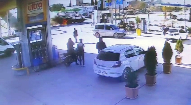 HAYATINI TEHLİKEYE ATAN SÜRÜCÜ FACİA YAŞANMASINI ENGELLEDİ