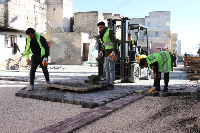 HALİLİYE’DE MERKEZ VE KIRSAL MAHALLELERDE HUMMALI YOL ÇALIŞMASI