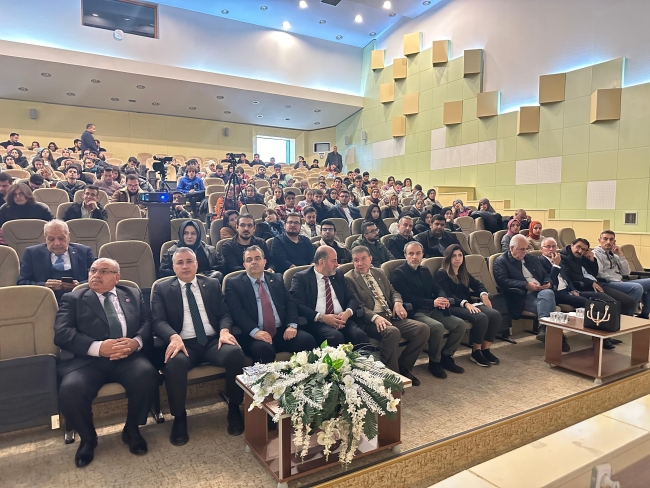 HARRAN ÜNİVERSİTESİ’NDE BAĞIMLILIKLA MÜCADELEYE DİKKAT ÇEKİLDİ