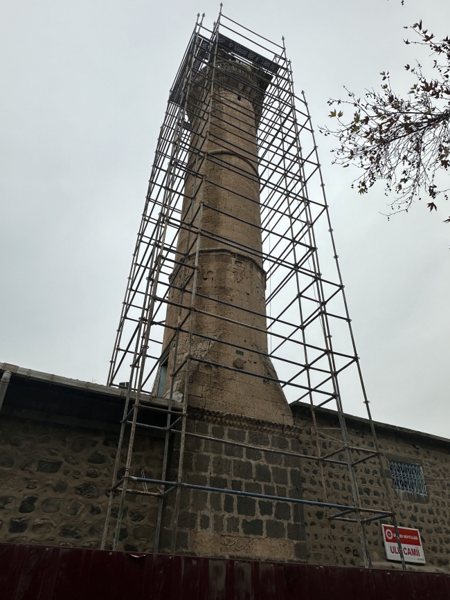 ULU CAMİİ MİNARESİ ONARILMAYA BAŞLANDI