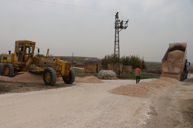 BAŞKAN CANPOLAT İLE KIRSAL MAHALLELERDE ÜSTYAPI ÇALIŞMASI