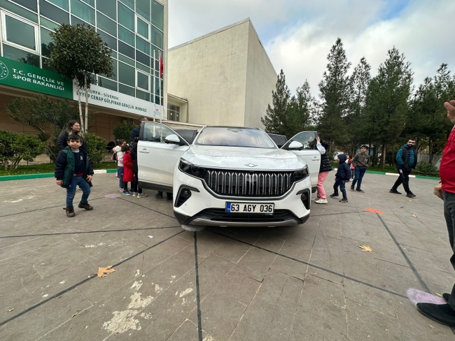 YERLİ OTOMOBİL TOGG, SİVEREK’TE ÖĞRENCİLERE TANITILDI