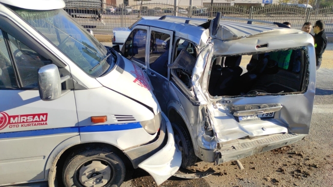 ŞANLIURFA’DA ZİNCİRLEME TRAFİK KAZASI: 7 YARALI