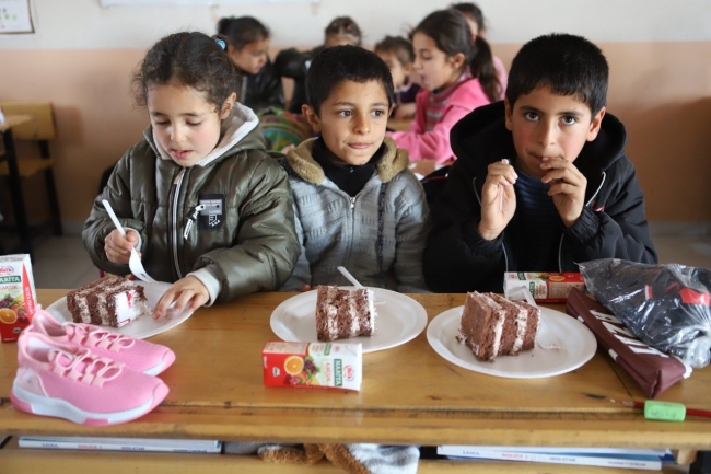 YARDIM ELLERİ, KÖY ÇOCUKLARI OKUSUN DİYE BİRLEŞİYOR