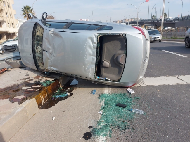 ŞANLIURFA'DA OTOMOBİL DEVRİLDİ: 1 YARALI