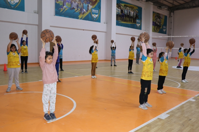 BAŞKAN CANPOLAT İLE HALİLİYE'DE SPORCU NESİL YETİŞİYOR