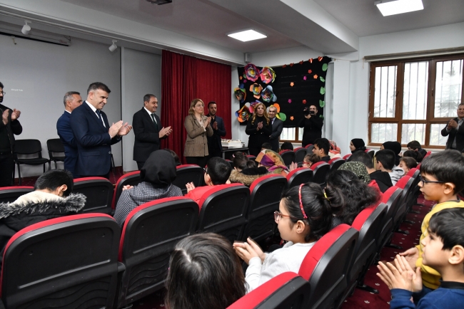 VALİ ŞILDAK, GÖRME ENGELLİ ÇOCUKLARLA BULUŞTU