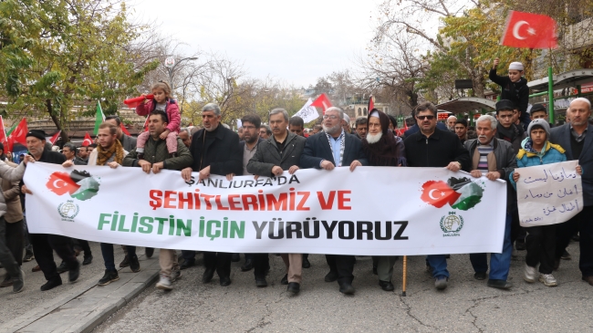 ŞANLIURFALILAR FİLİSTİN VE ŞEHİTLER İÇİN AYAĞA KALKTI
