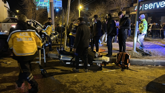 SİVEREK’TE TIR İLE OTOMOBİL ÇARPIŞTI: 1 ÖLÜ, 4 YARALI