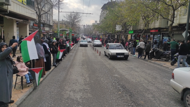 ŞANLIURFA’DA GAZZE İÇİN İNSAN ZİNCİRİ OLUŞTURULDU