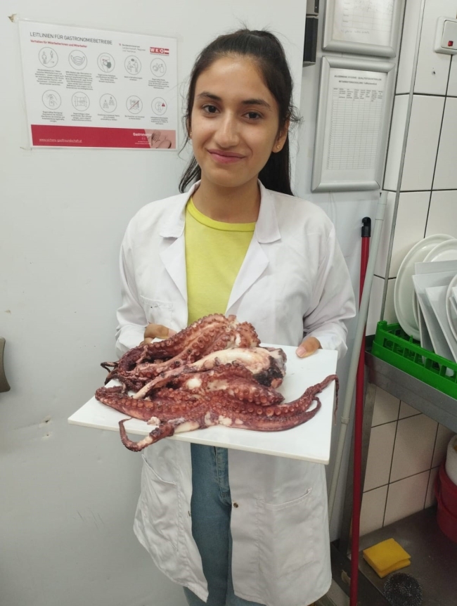 SİVEREKLİ ÖĞRENCİLER AVRUPA’DA STAJ GÖRDÜ