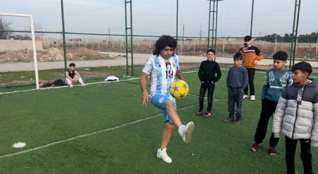 MARADONA'YA BENZERLİĞİ İLE HERKESİ ŞAŞIRTIYOR