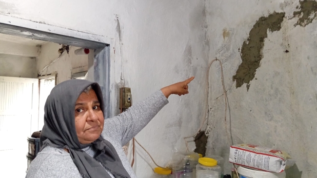 "EV AKIYOR, HALIMIZ YOK, KİLİMİMİZ YOK, YİYECEK EKMEĞİMİZ YOK"