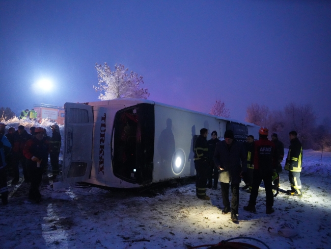 KASTAMONU’DAKİ FECİ KAZA! 6 KİŞİ ÖLDÜ, 33 KİŞİ YARALANDI