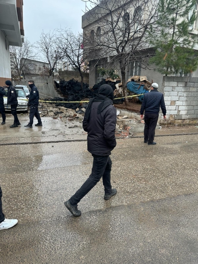 BAHÇE DUVARI DEVRİLDİ, İKİ ÇOCUK YARALANDI