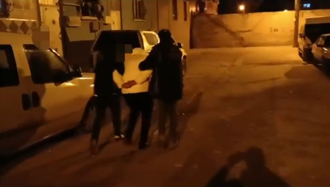 ŞANLIURFA'DA DEAŞ OPERASYONUNDA 4 GÖZALTI