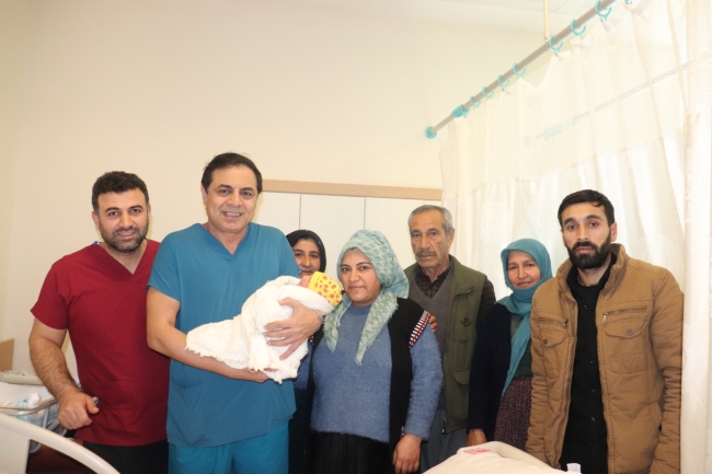 13 yıllık çocuk özlemi harran üniversitesi hastanesi'nde son buldu