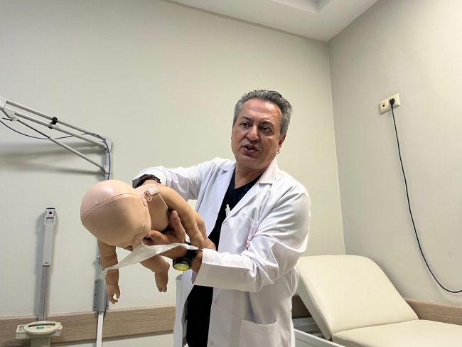 Heimlich manevrası doğru yapılırsa hayat kurtarır