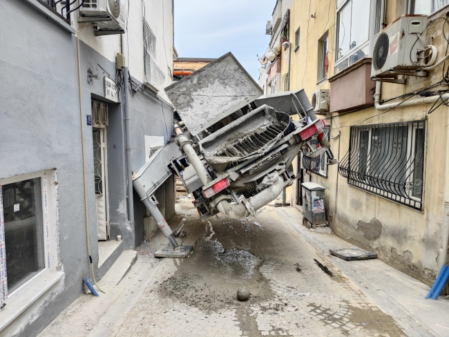 BETON DÖKME ARACI ŞAHA KALKTI